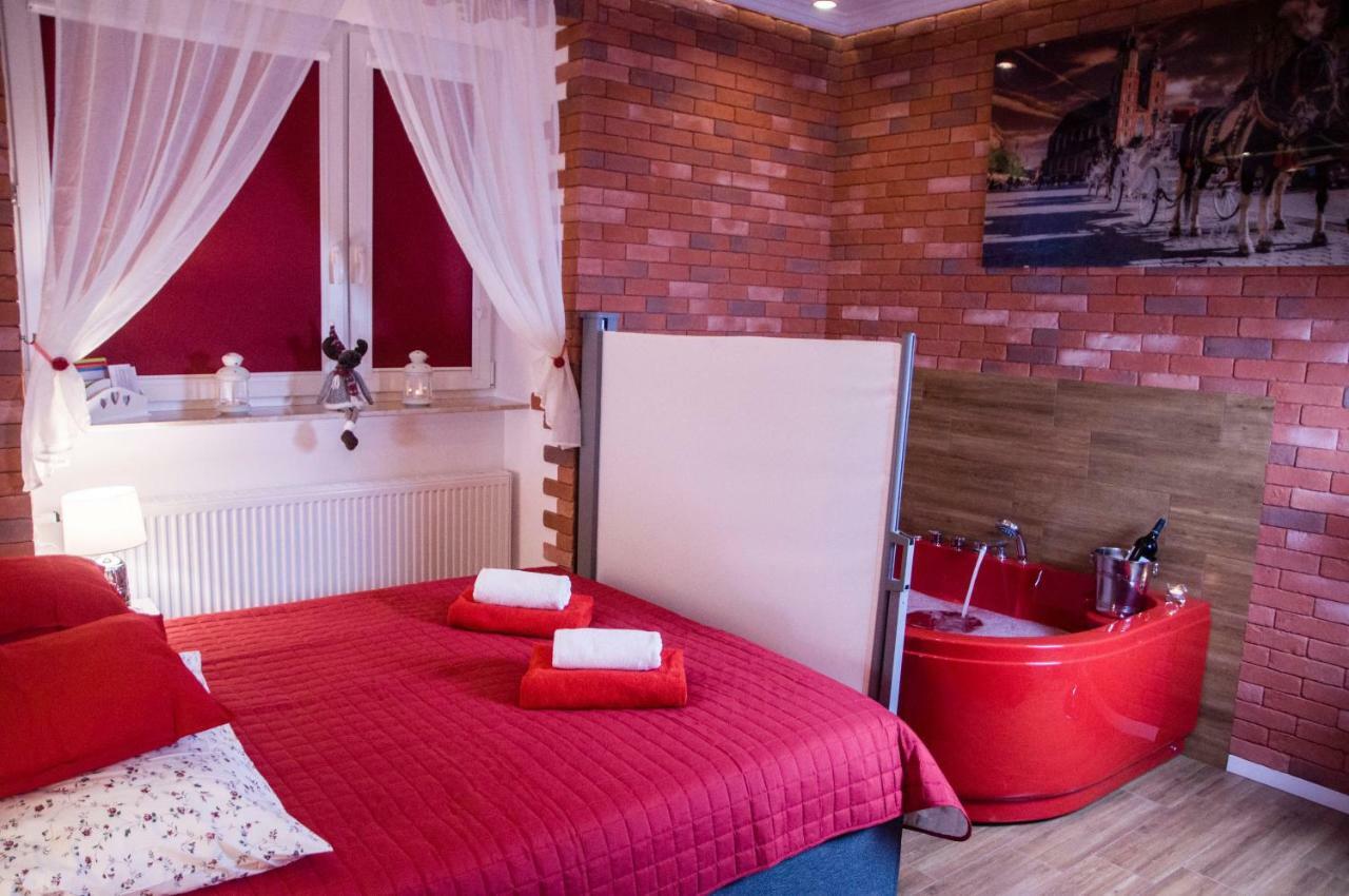 Jacuzzi Apartment Red 克拉科夫 外观 照片