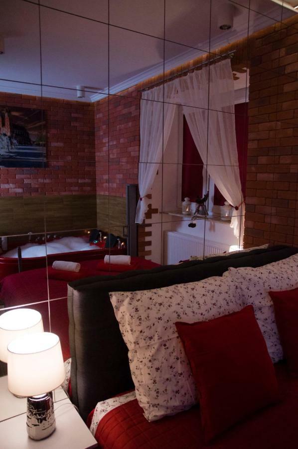 Jacuzzi Apartment Red 克拉科夫 外观 照片