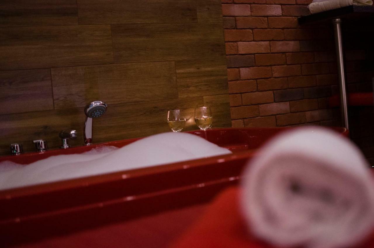 Jacuzzi Apartment Red 克拉科夫 外观 照片