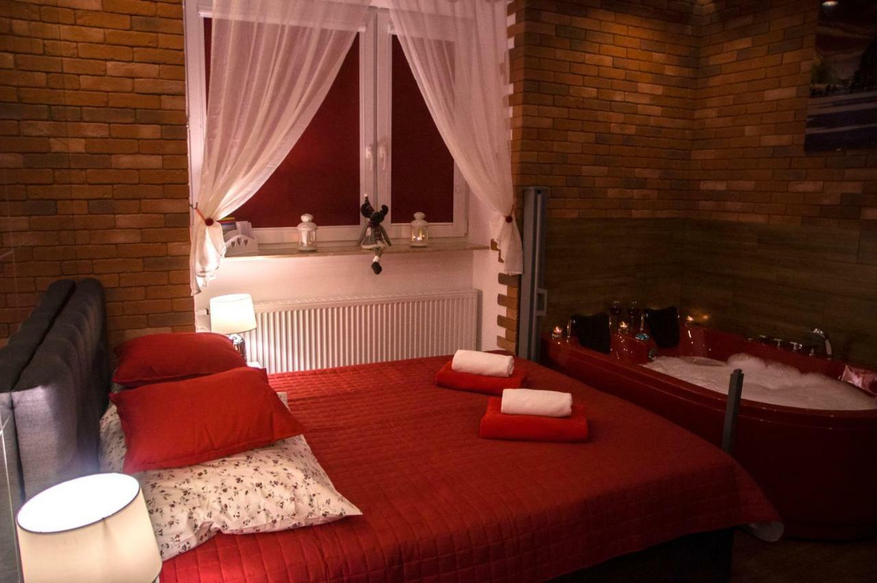 Jacuzzi Apartment Red 克拉科夫 外观 照片