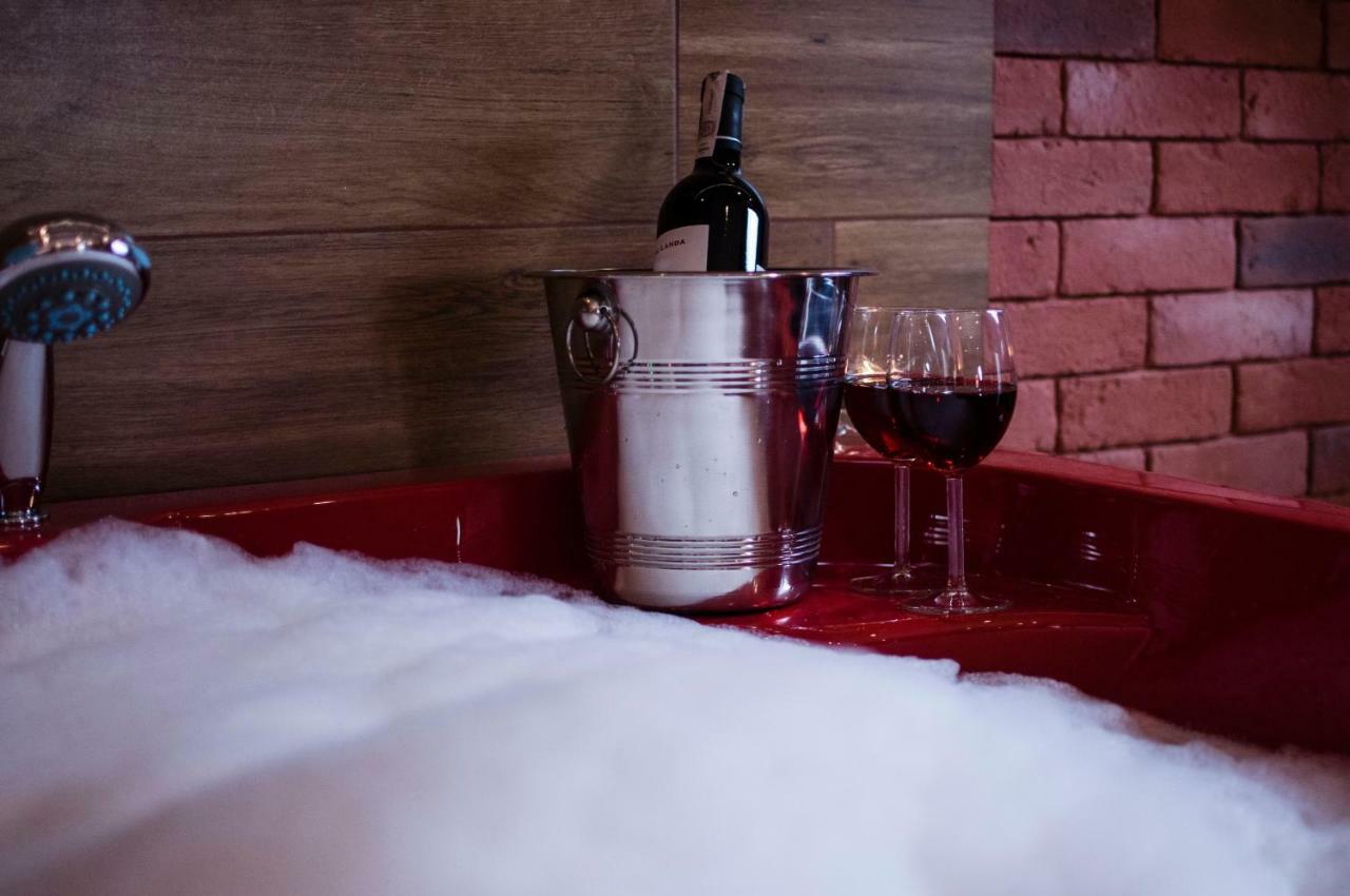 Jacuzzi Apartment Red 克拉科夫 外观 照片